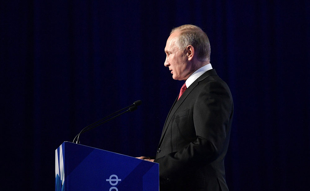 Путин считает, что социально значимые проекты от НКО нужно поддерживать грантами
